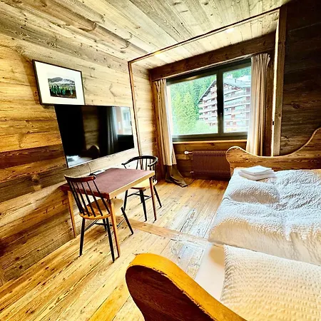 Luxe & Charme - In & Out * Crans-Montana