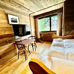 Luxe & Charme - In & Out * Crans-Montana